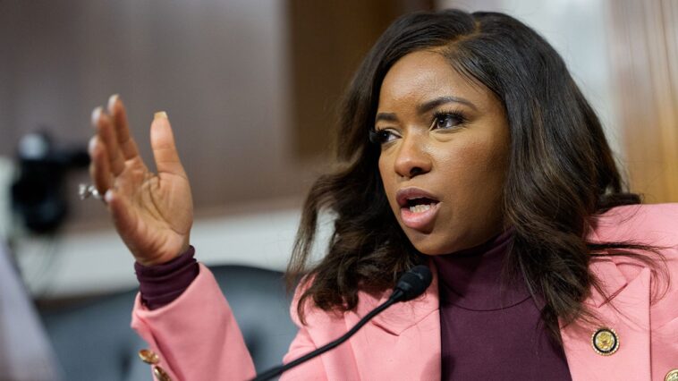 watch:-hearing-turmoil-as-jasmine-crockett-unloads-on-mlk’s-niece-in-wild-racially-charged-rant