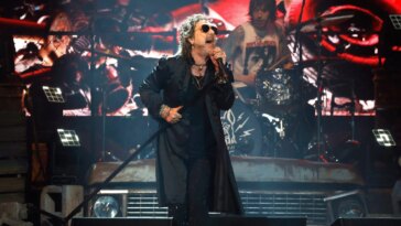 black-crowes-fans-vow-to-boycott-chris-robinson-after-he-claims-anti-usa-rant-was-‘blown-out-of-context’