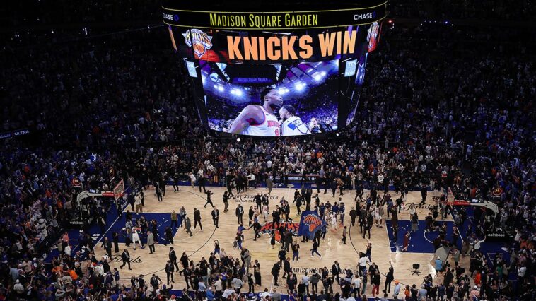 here’s-how-san-antonio-fans-are-handling-their-embarrassing-collapse-in-game-four-of-the-nba-finals