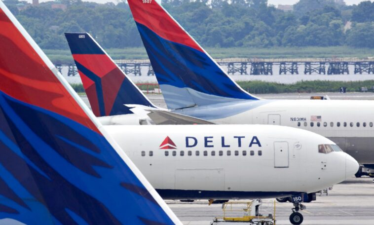 passenger’s-butt-slap-on-delta-flight-could-change-his-life-forever
