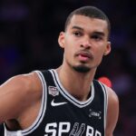 video:-new-york-fans-jeer,-throw-trash-at-spurs’-wembanyama-outside-team-hotel-after-historic-nba-finals-collapse