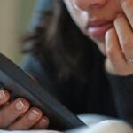 america’s-baby-bust-may-be-linked-to-the-iphone,-study-says