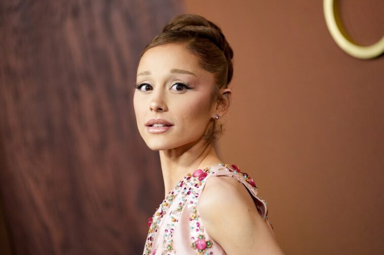 white-house-owns-ariana-grande-over-absurd-ice-video-criticism
