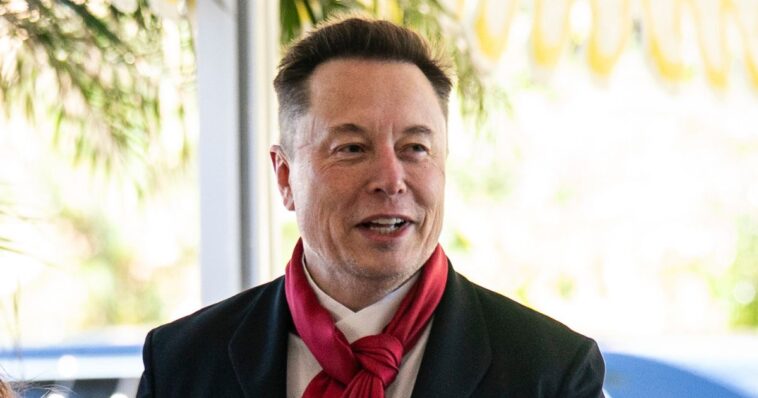 breaking:-elon-musk-becomes-world’s-first-trillionaire-as-spacex-goes-public