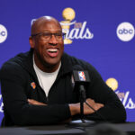 mike-brown-has-one-more-knicks-question-to-answer-with-title-in-reach
