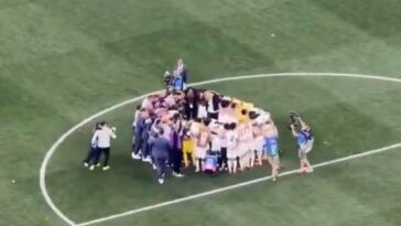 usa-world-cup-players-all-stand-with-hand-over-heart-for-national-anthem-–-then-all-join-in-on-team-prayer-following-their-victory!