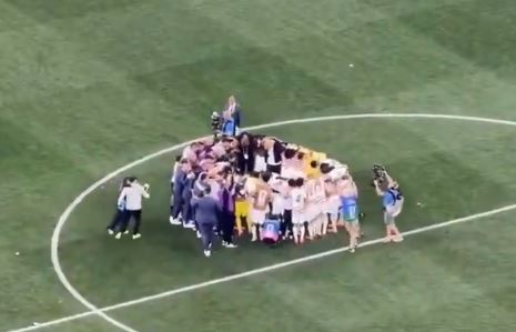 usa-world-cup-players-all-stand-with-hand-over-heart-for-national-anthem-–-then-all-join-in-on-team-prayer-following-their-victory!