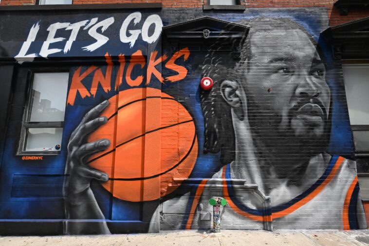 knicks’-art-pops-up-all-over-nyc-as-fans-paint-the-city-orange-and-blue-during-historic-championship-run