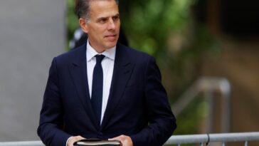 hunter-biden-defends-graham-platner-with-a-‘show-me-your-phone’-challenge