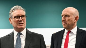 starmer-refuses-to-resign-from-office-after-defense-minister-jumps-ship