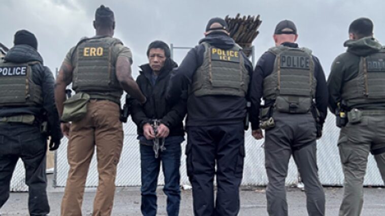 david-marcus:-how-abolish-ice-democrats-are-plotting-to-abandon-trafficked-kids