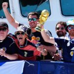 boston-cop-goes-viral-with-keepy-uppies-display-that-had-kilt-wearing-scottish-fans-losing-their-minds