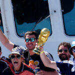 video:-boston-cop-wows-kilt-wearing-scottish-world-cup-fans-with-viral-soccer-ball-juggling-display