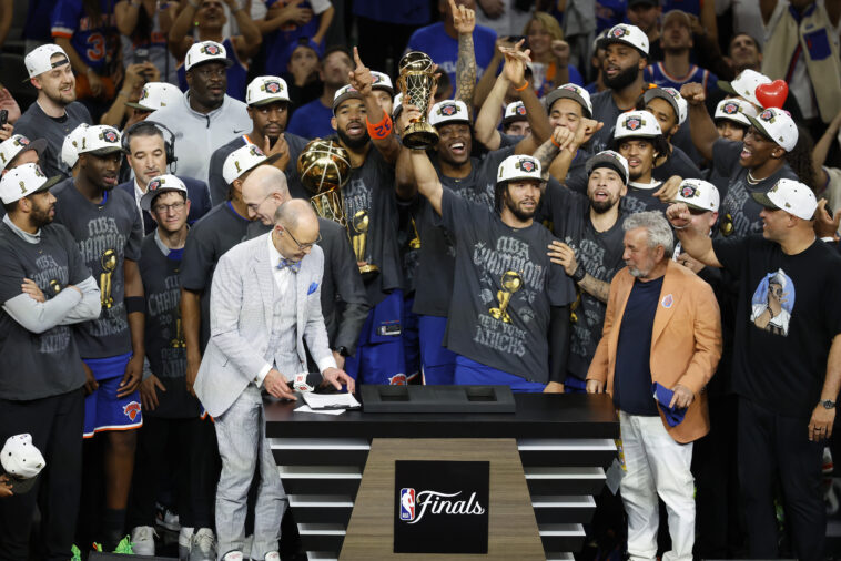walt-frazier-tells-the-post-jalen-brunson’s-fate-is-clear:-‘one-of-the-greatest-knicks-ever’
