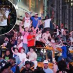 cbs-reporter-loses-it-after-knicks-fan-fires-off-f-bomb-during-live-report-as-nyc-goes-nuts