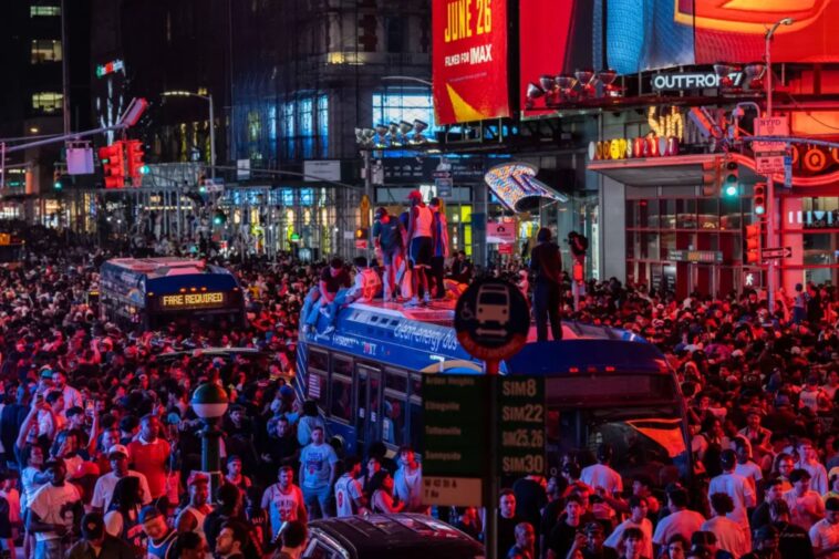 teen-shot-during-knicks-madness-takeover-in-times-square