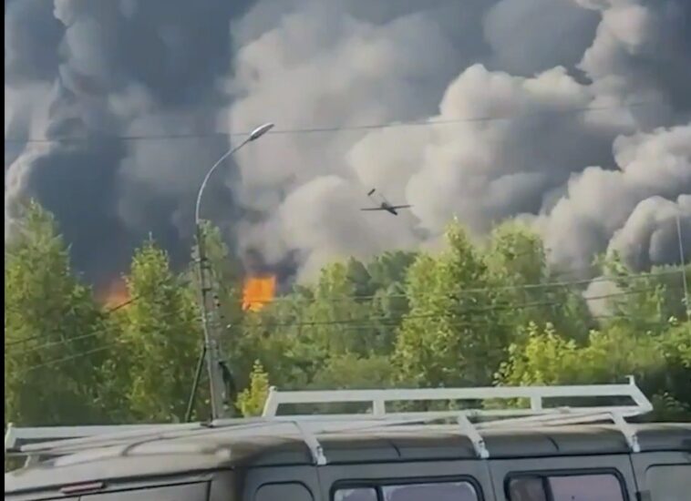 ukraine-strikes-state-oil-reserve-deep-inside-russia,-triggering-massive-blaze-and-‘fuel-rain’-(video)