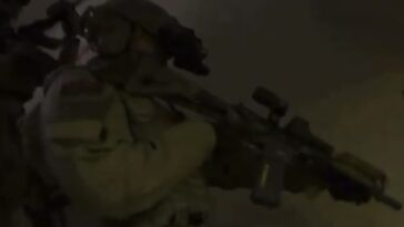 british-soldiers-seize-russian-oil-tanker-in-dramatic-six-hour-operation-over-english-channel-(video)