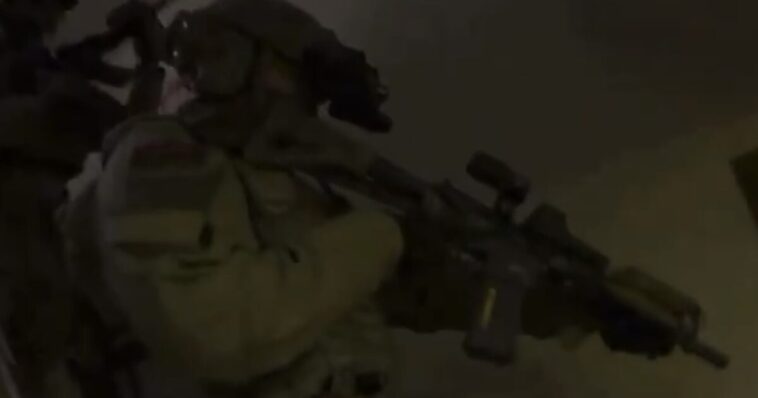british-soldiers-seize-russian-oil-tanker-in-dramatic-six-hour-operation-over-english-channel-(video)