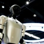 watch:-chinese-clown-robot-nails-innocent-child-–-some-say-video-is-sign-of-dystopian-nightmare