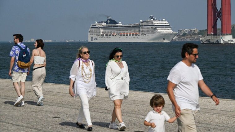 cruise-tipping-charges-are-‘out-of-control,’-say-passengers-as-companies-tout-‘exceptional-service’