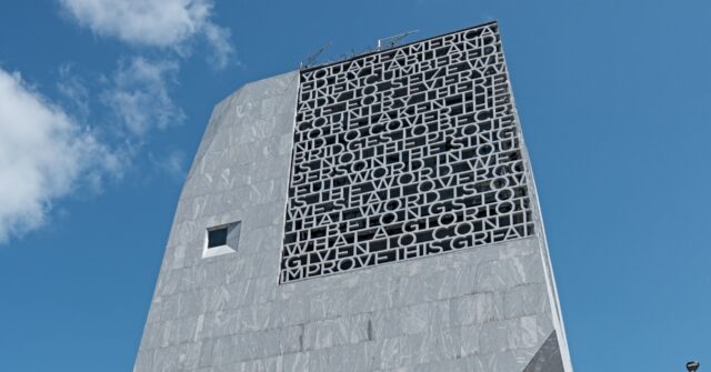 report:-obama-center-contractors-owed-millions-and-safety-net-to-spare-taxpayers-not-funded