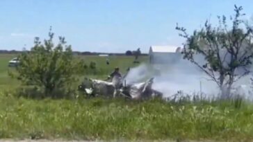 12-dead-after-plane-full-of-sky-divers-crashes-near-kansas-city