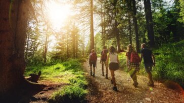 hiking-etiquette-rules-that-should-be-common-sense-but-apparently-need-to-be-spelled-out-for-some-people