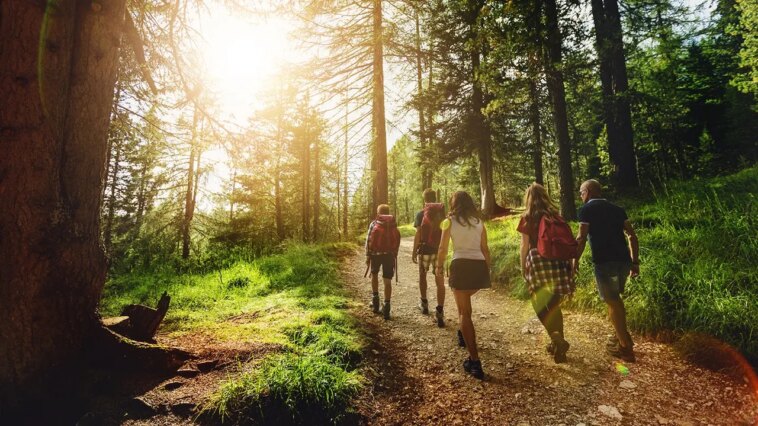 hiking-etiquette-rules-that-should-be-common-sense-but-apparently-need-to-be-spelled-out-for-some-people
