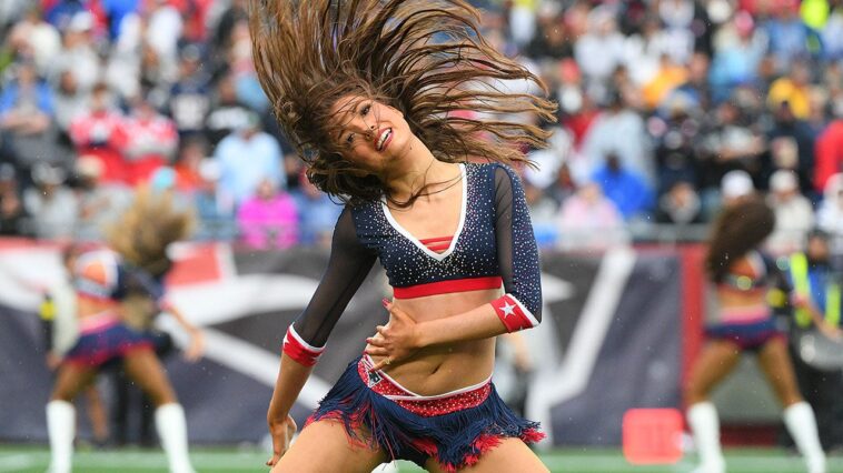 scottish-fan-has-priceless-reaction-after-seeing-new-england-patriots-cheerleaders-at-world-cup-game