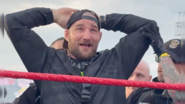 us.-marshals-remove-ufc-champion-sean-strickland-from-ufc-fan-fest-(video)