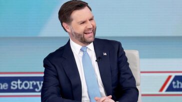 jd-vance-brings-the-news-to-the-view’s-fake-news