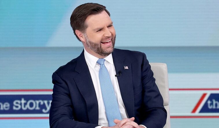 jd-vance-brings-the-news-to-the-view’s-fake-news