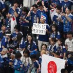 japanese-world-cup-fans-clean-up-stadium-with-nfl-quarterback-after-team-draws-with-the-netherlands