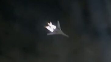epic!-supersonic-b-1-bomber-flies-over-white-house-during-ufc-freedom-250-(video)