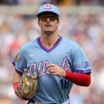 braves-outfielder’s-bizarre-throw-allows-mets-to-score-as-atlanta-drops-series-to-rivals