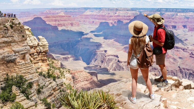 hikers-face-urgent-grand-canyon-heat-warning-after-teen’s-death-on-popular-trail