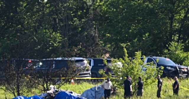 11-skydivers,-one-pilot-dead-after-missouri-plane-crashes-moments-after-takeoff