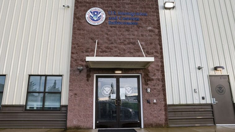 live-explosive-device-found-near-homeland-security-office-in-cleveland,-forcing-mass-evacuations