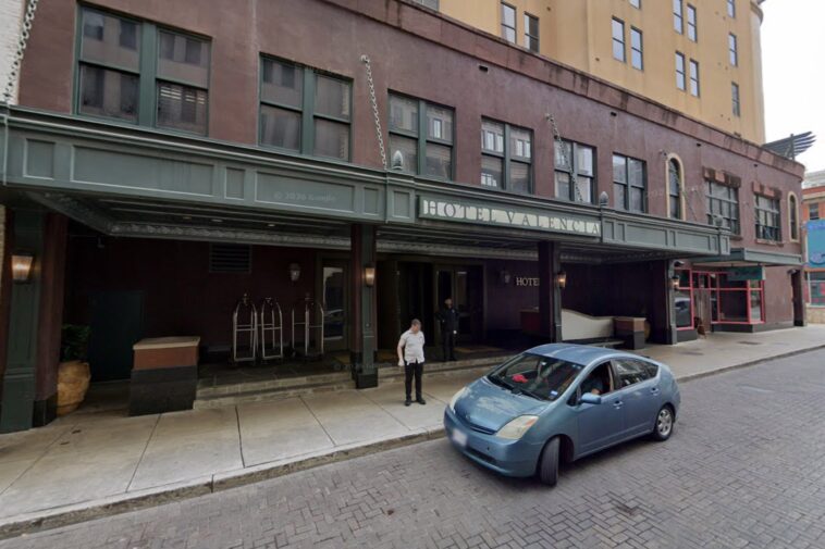 father-son-knicks-fans-‘sucker-punched’-in-brutal-assault-outside-san-antonio-hotel-after-ny-clinched-championship