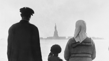 breitbart-business-digest:-lower-immigration,-higher-productivity?-history-says-yes.