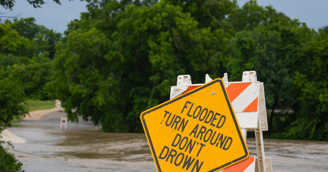 heavy-rains-bring-dangerous-flash-floods-to-texas,-louisiana,-mississippi