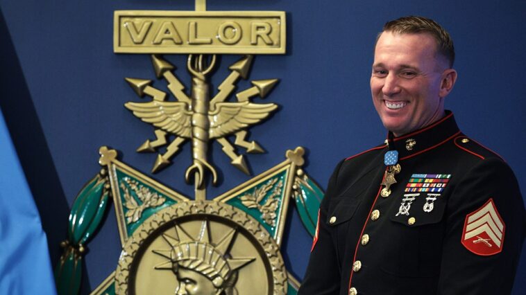 dakota-meyer-talks-service,-blasts-controversial-design-for-global-war-on-terror-memorial