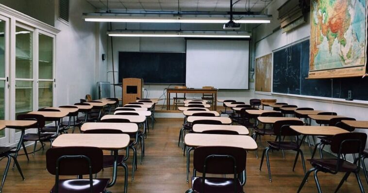 denver-public-schools-board-unanimously-fires-lgbtq-teacher-who-reportedly-made-female-students-kiss-each-other-and-graded-them-on-it-following-judge’s-ruling