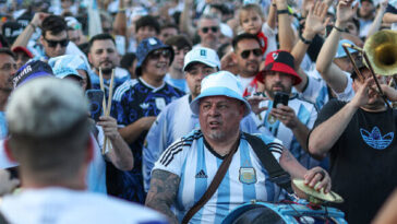 watch:-argentinian,-algerian-fans-brawl-in-times-square-before-world-cup-match