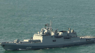 russian-warship-fires-‘warning-shots’-at-british-flagged-yacht-in-english-channel