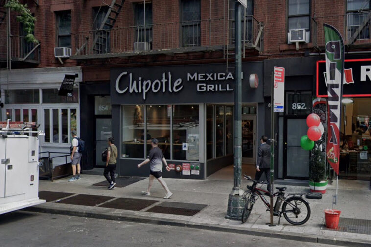 teen-stabbed-in-gut-by-3-strangers-at-midtown-chipotle