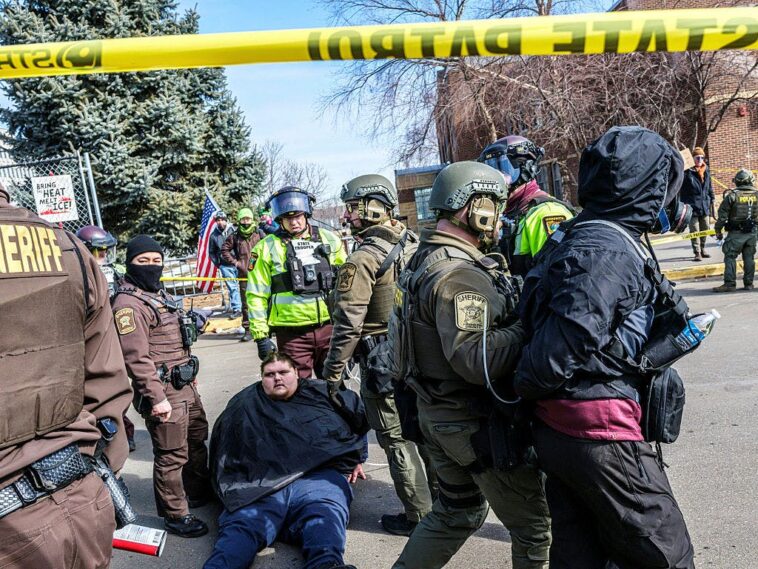 feds-charge-activist-mob-that-plotted-against-ice