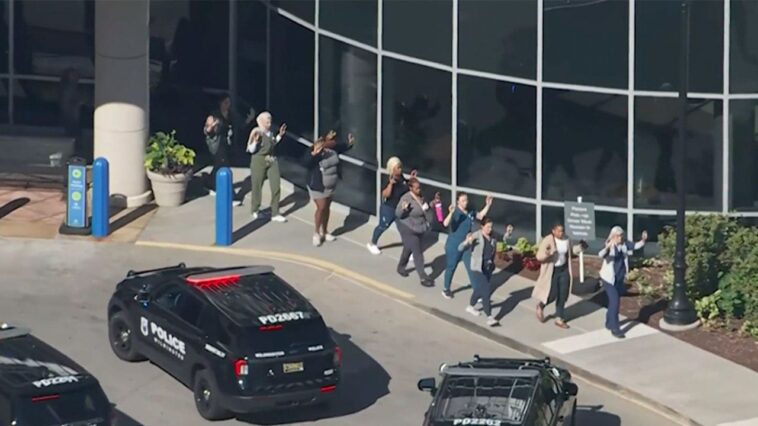 search-underway-for-suspect-after-2-people-shot-inside-delaware-hospital:-police