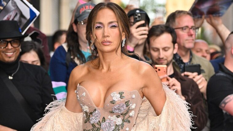 jennifer-lopez-takes-blame-for-ben-affleck-divorce,-says-she-needed-to-‘figure’-herself-out-after-split